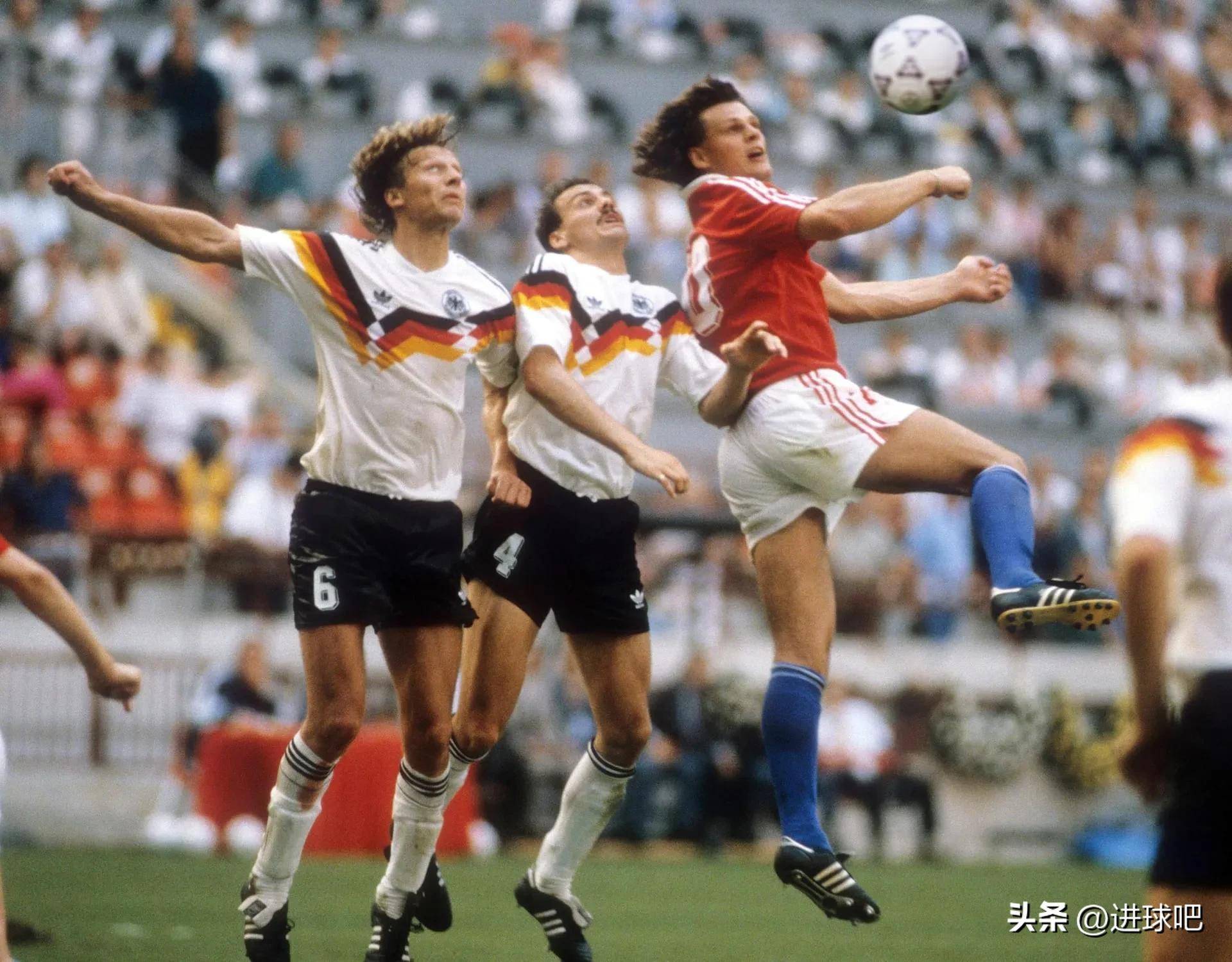 斯洛伐克队在比赛中展现强大实力,赢得胜利 斯洛伐克队在比赛中展现强大实力,赢得胜利