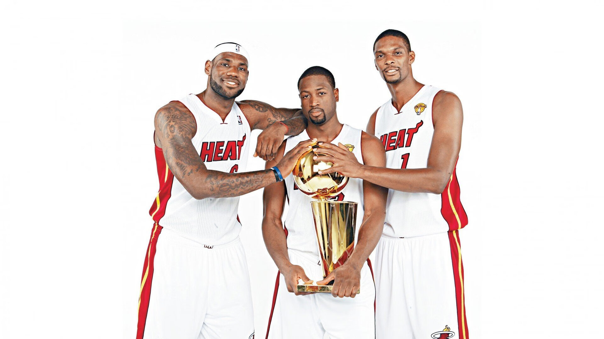 北欧铁骑破迷雾，瑞典硬仗取胜苏格兰，德甲争冠战外的绿茵启示